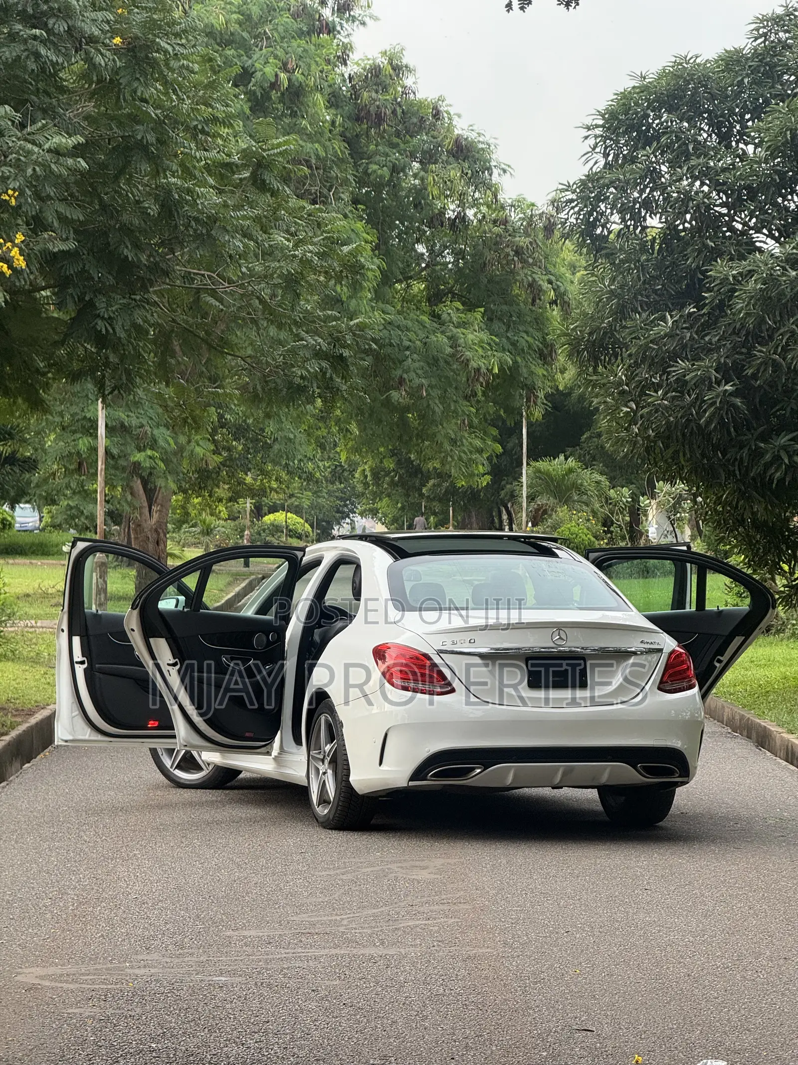 Mercedes-Benz C300 2016 White