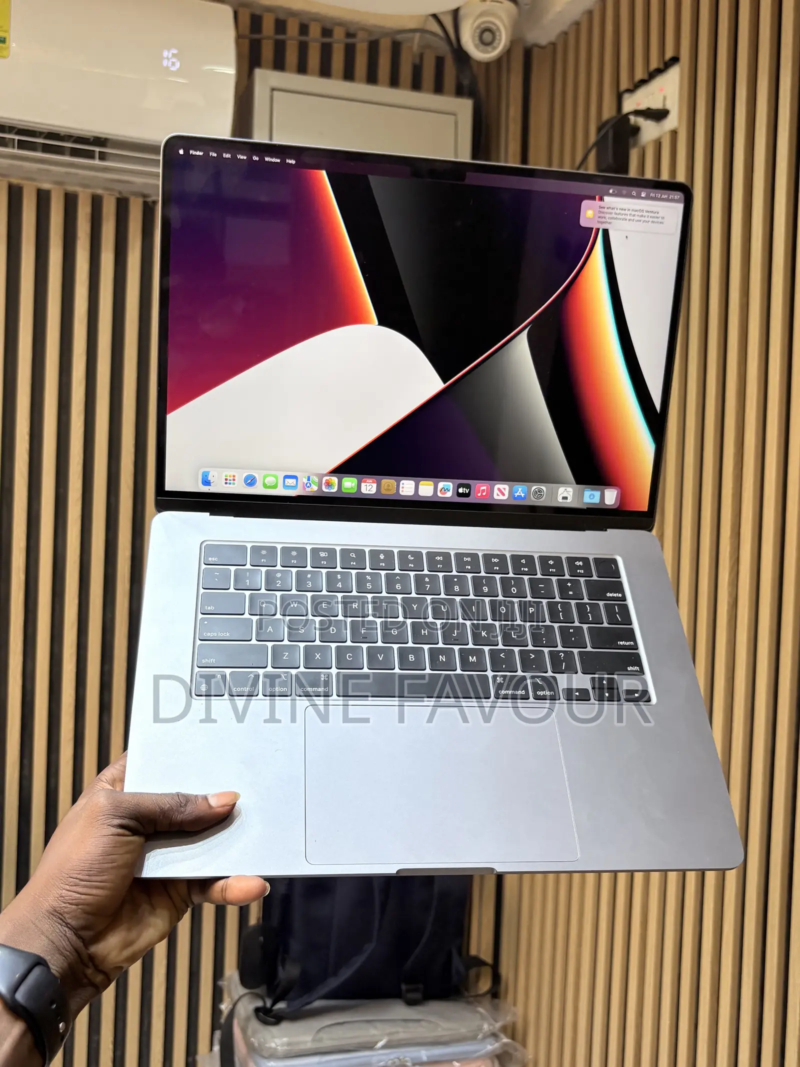 New Laptop Apple MacBook Air 2023 M2 8GB Apple M2 SSD 256GB