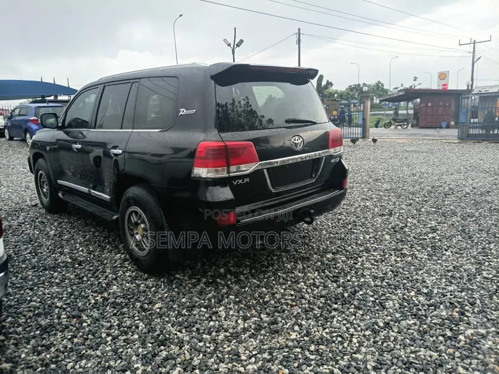 Toyota Land Cruiser 5.7 V8 VX-S 2014 Black