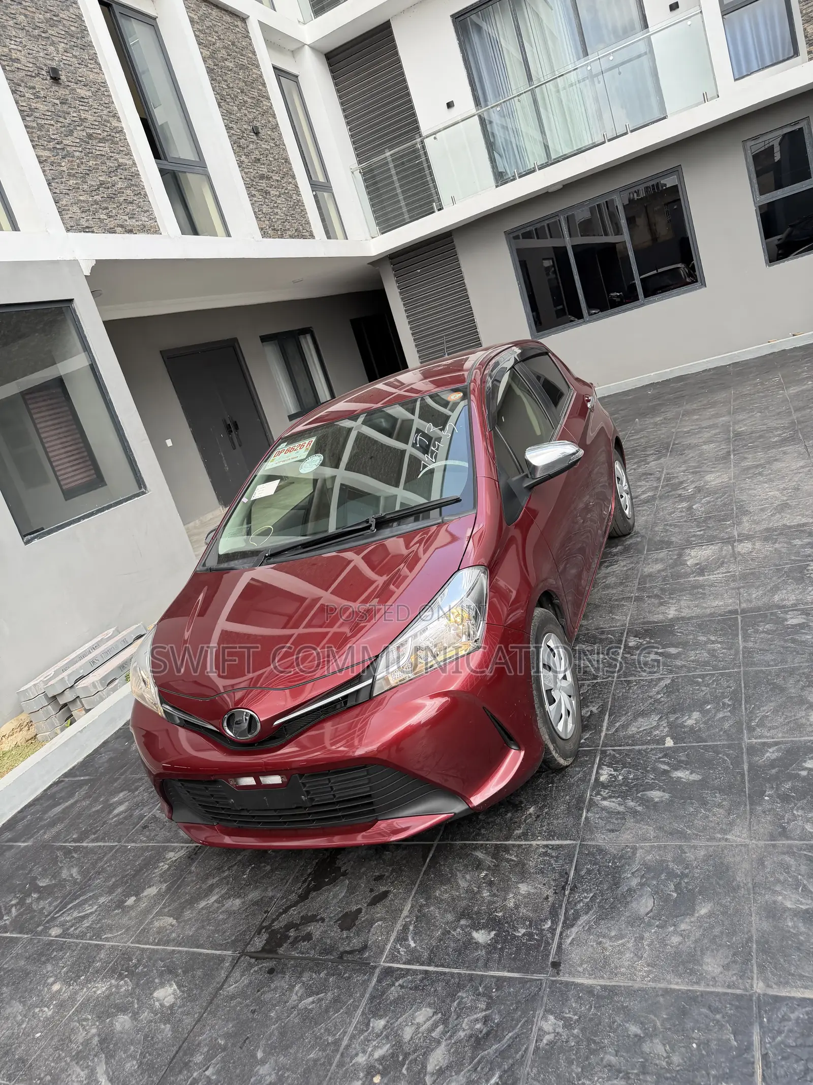 Toyota Vitz 1.3 FWD 5dr 2015 Burgundy