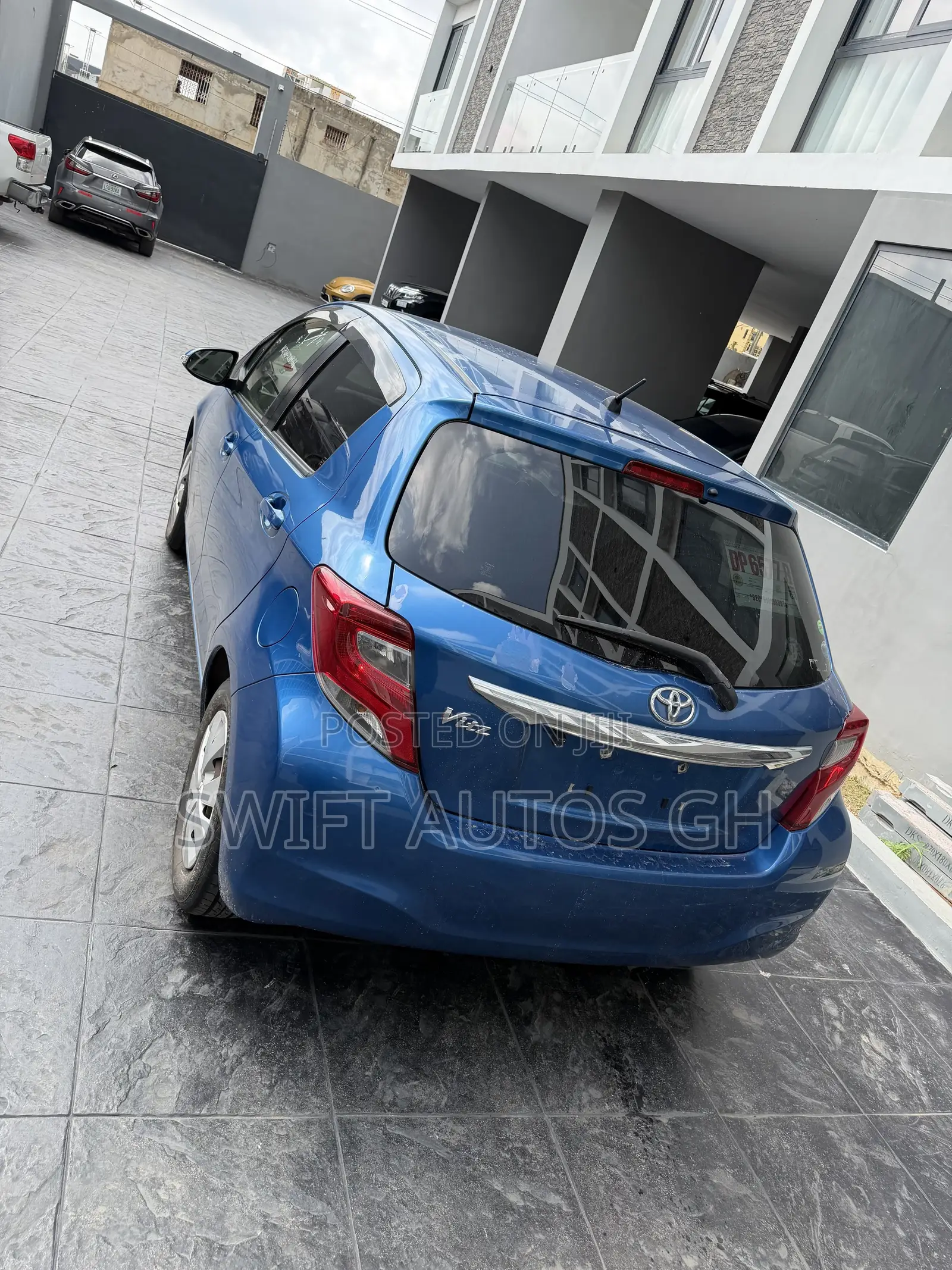 Toyota Vitz 1.3 FWD 5dr 2015 Blue