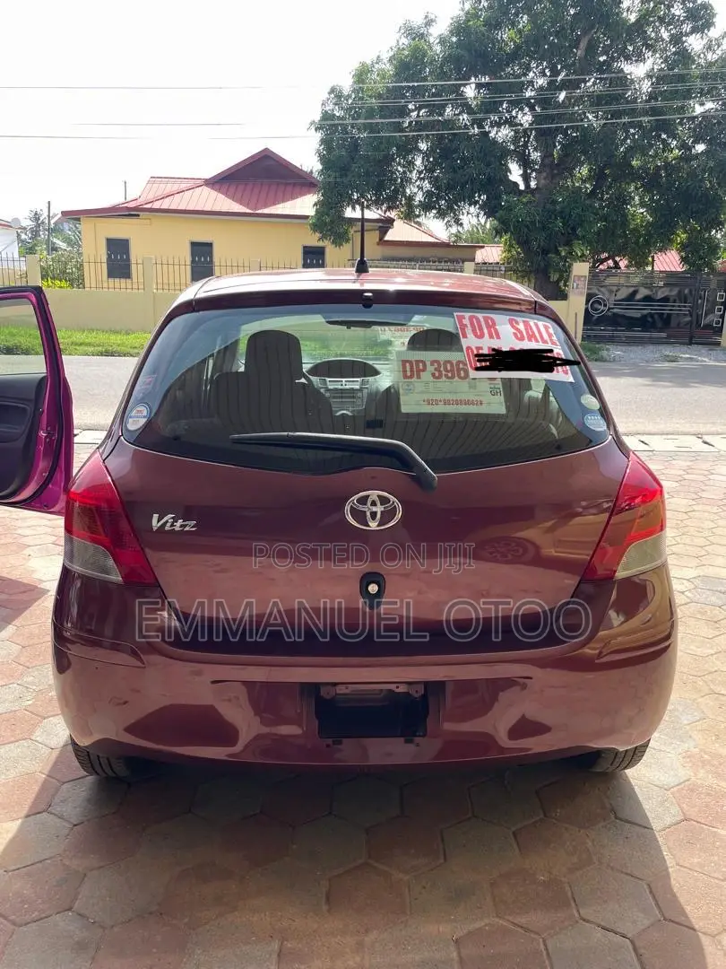 Toyota Vitz 1.0 FWD 3dr 2010 Brown