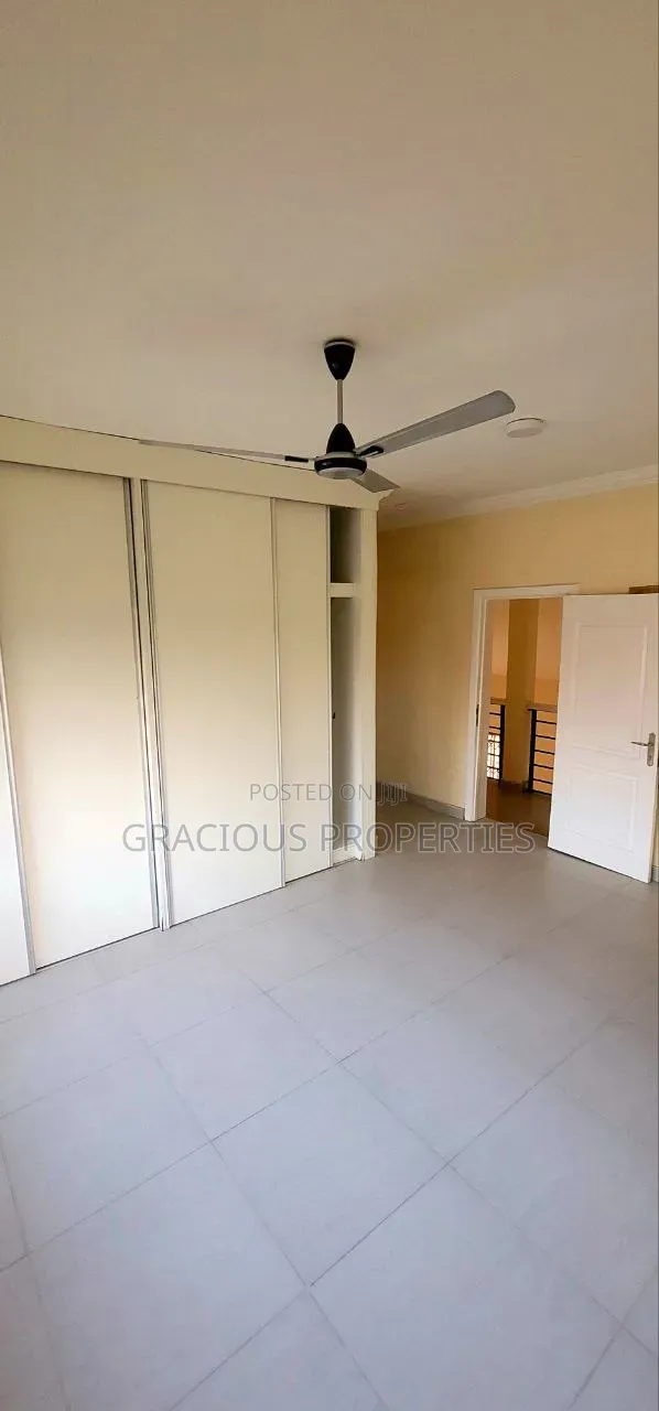 2bdrm House in Gracious Properties, Baatsona Total for rent