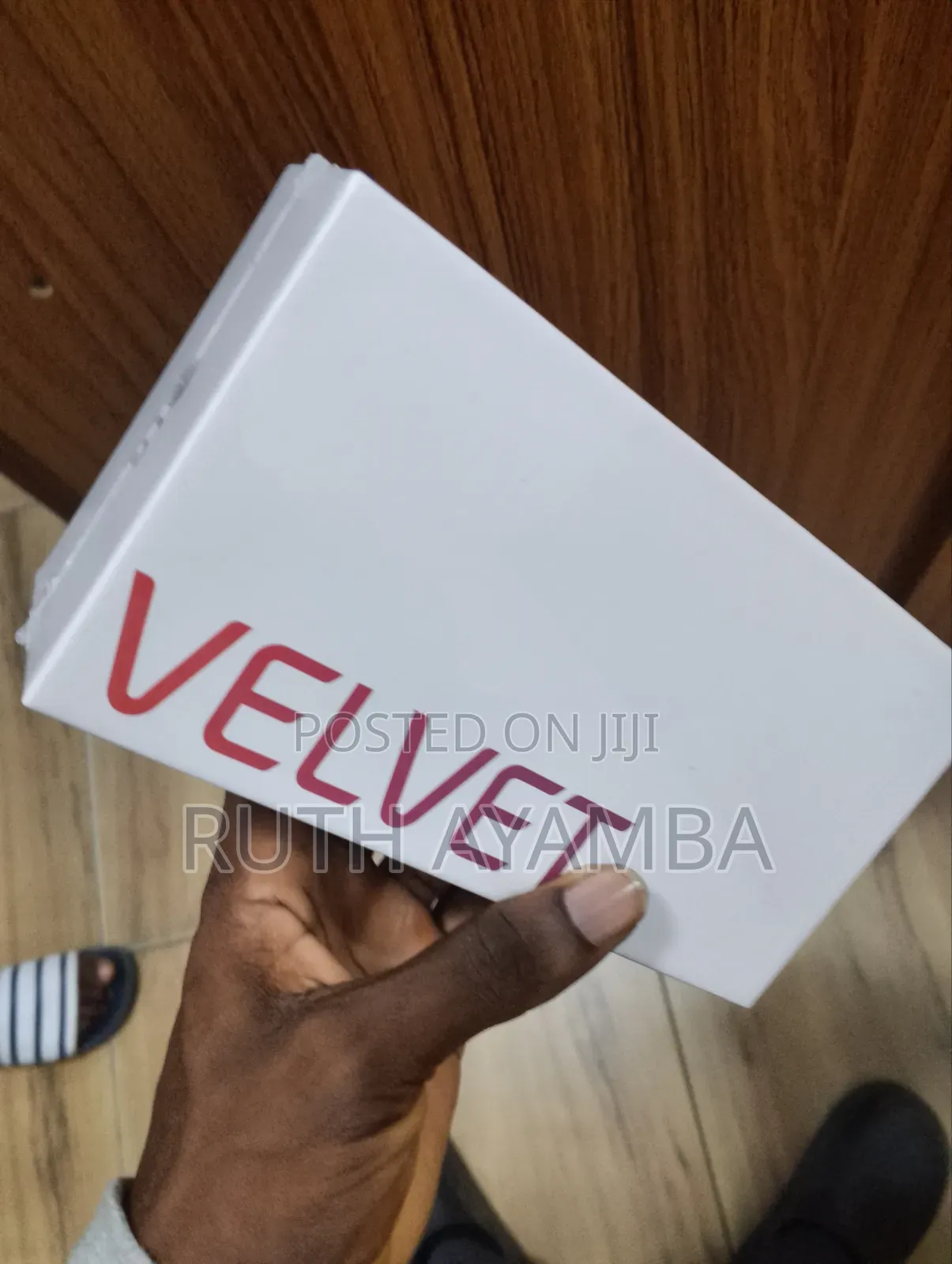New LG Velvet 128 GB Black