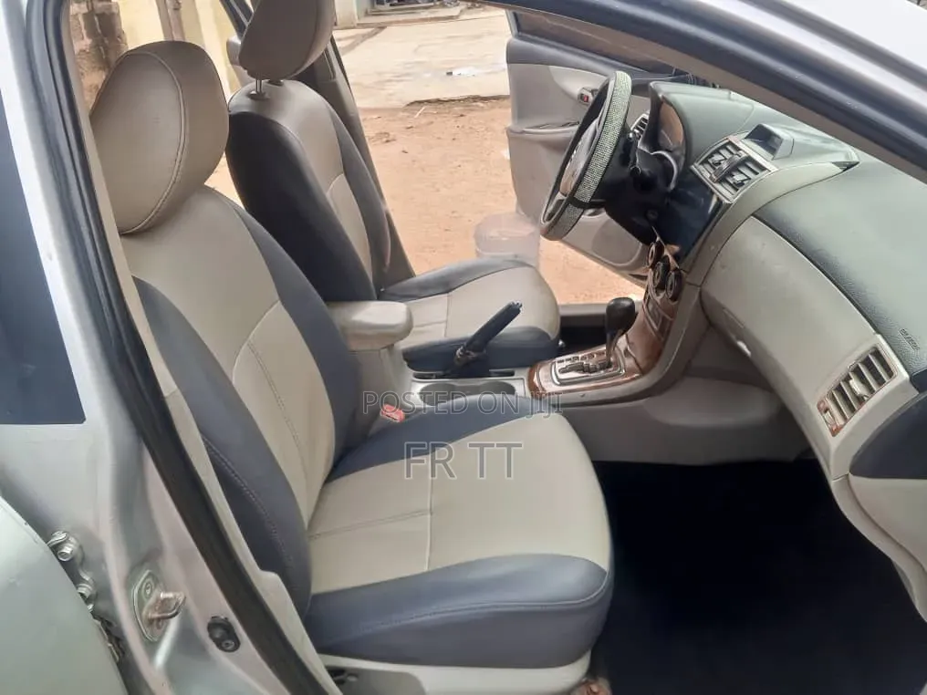 Toyota Corolla 2013 Silver