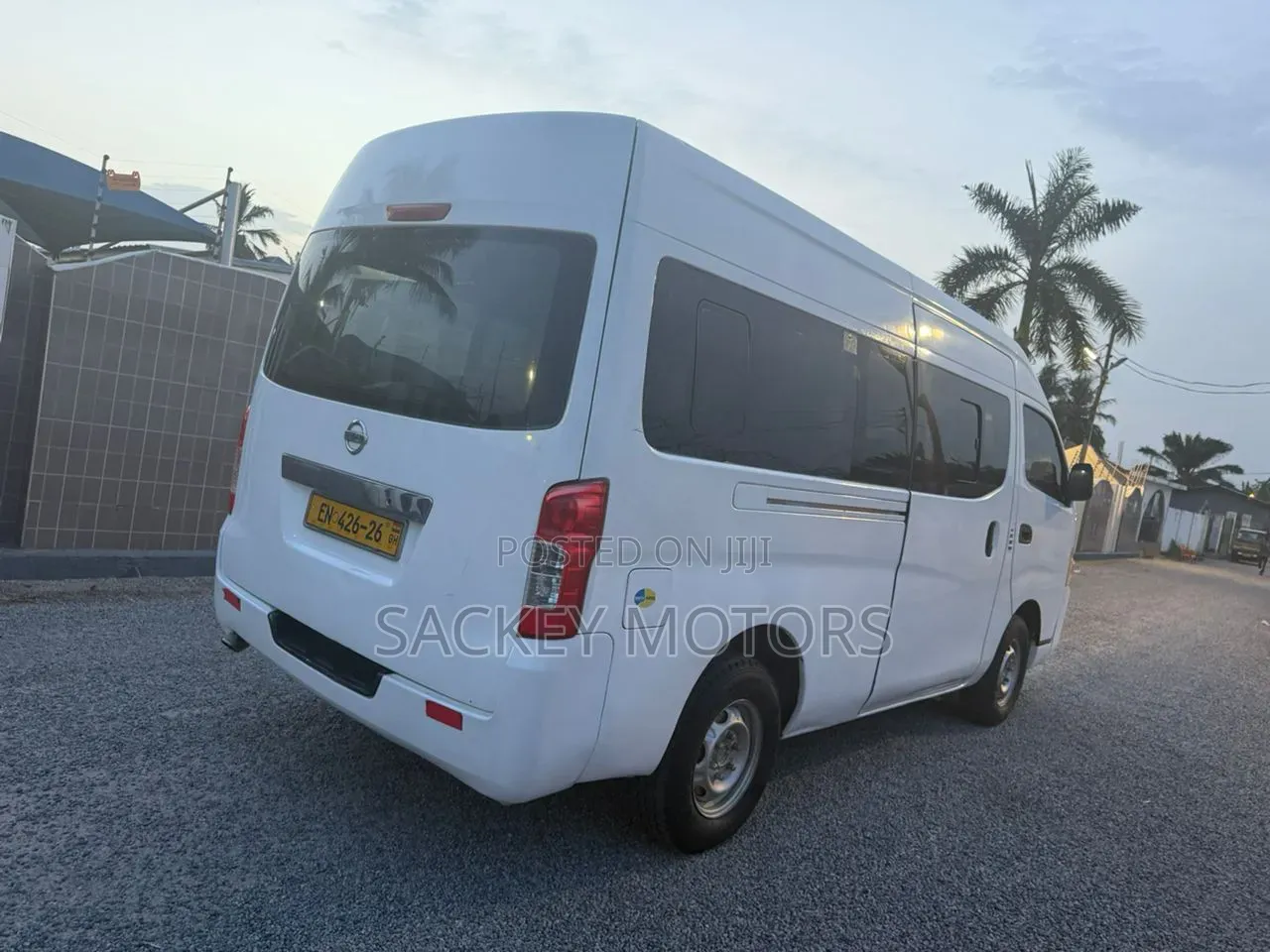 Nissan Caravan (Urvan) 2016 White