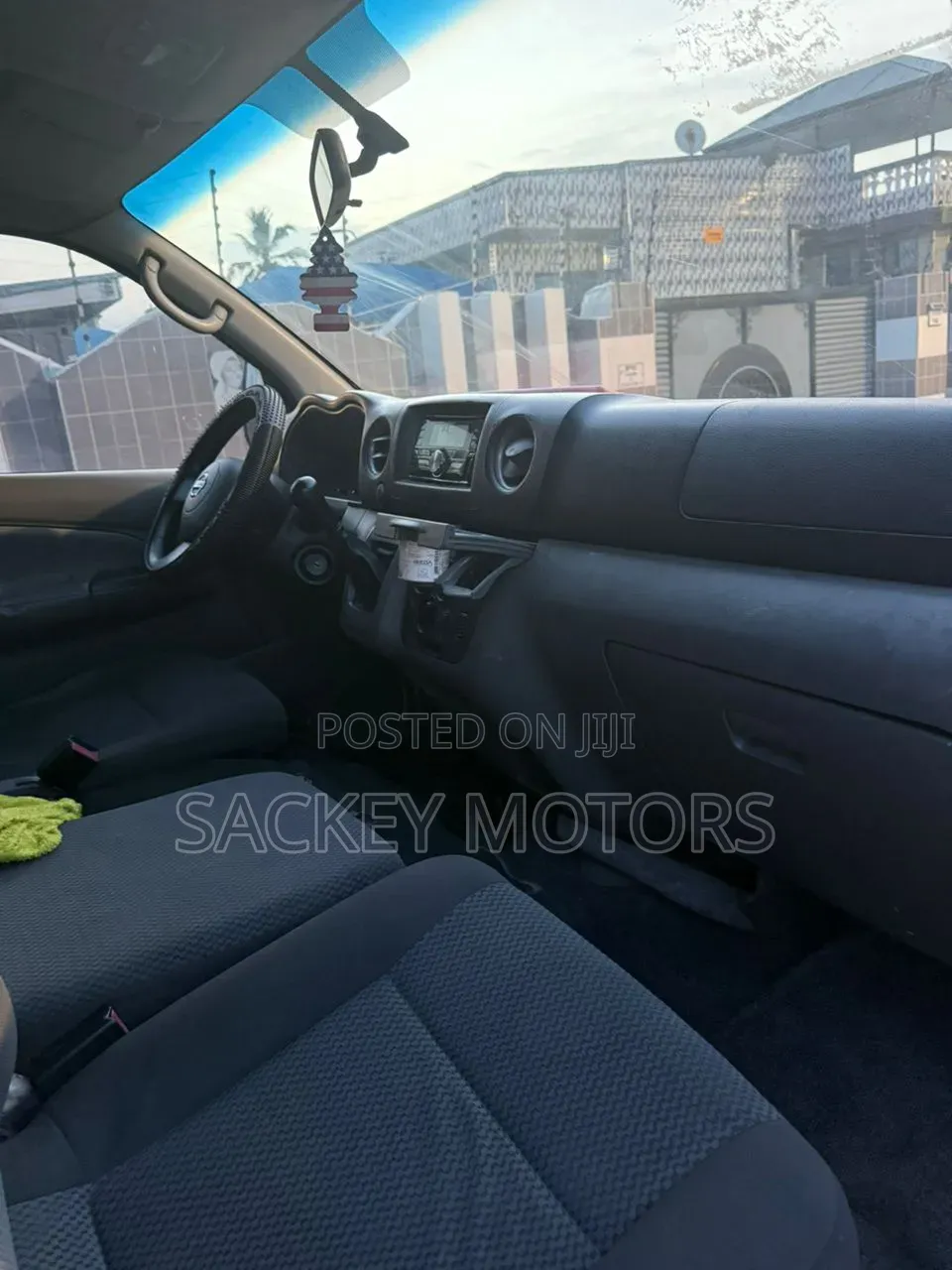 Nissan Caravan (Urvan) 2016 White