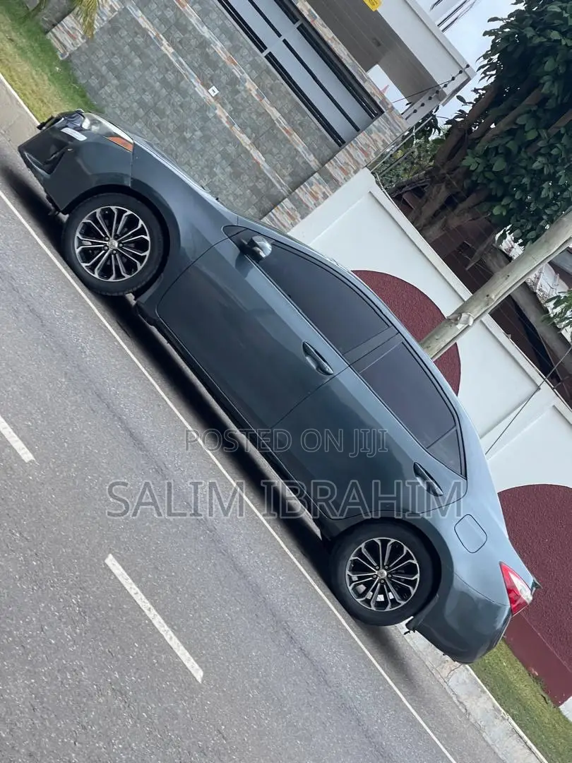 Toyota Corolla S 4dr Sedan (1.8L 4cyl CVT) 2015 Gray