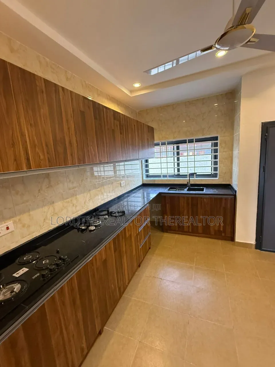 3bdrm House in Pokuase for sale