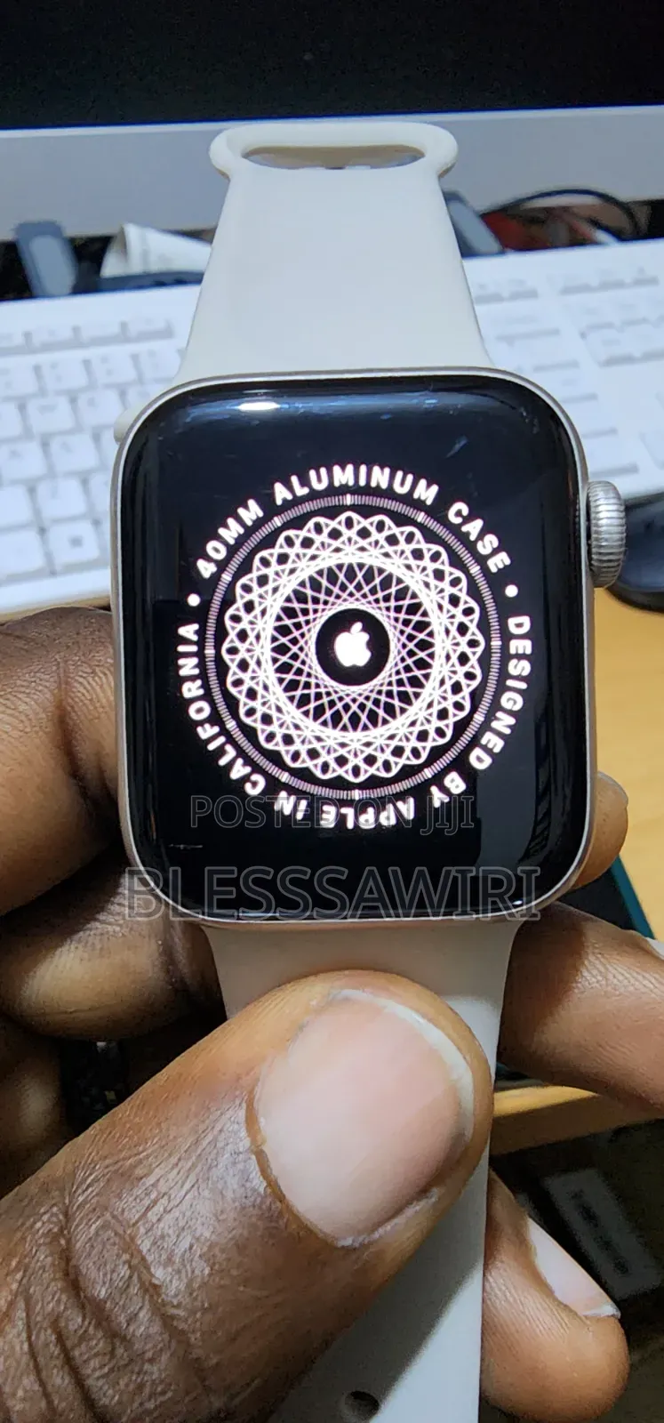 Apple Watch Series Se 2nd Gen 40mm GPS + Cellular 97% Battery Health