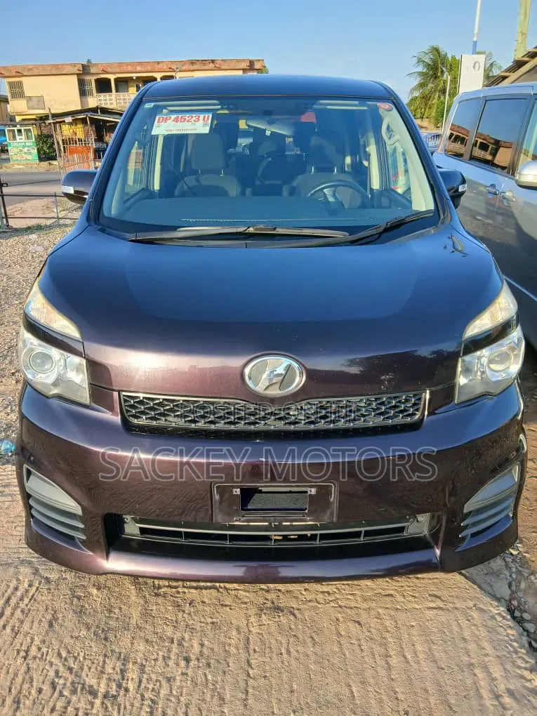Toyota Voxy 2012 Brown