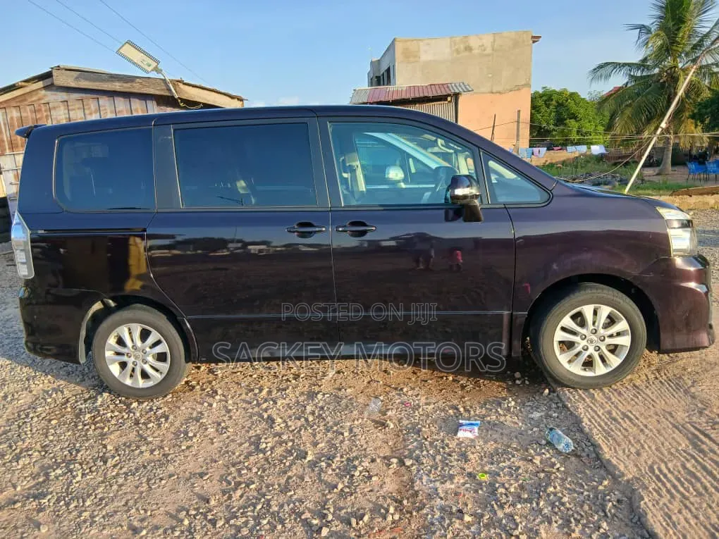 Toyota Voxy 2012 Brown