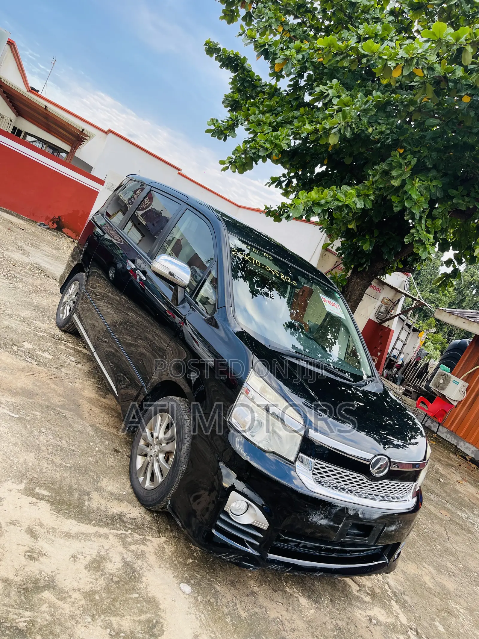 Toyota Voxy 2013 Black