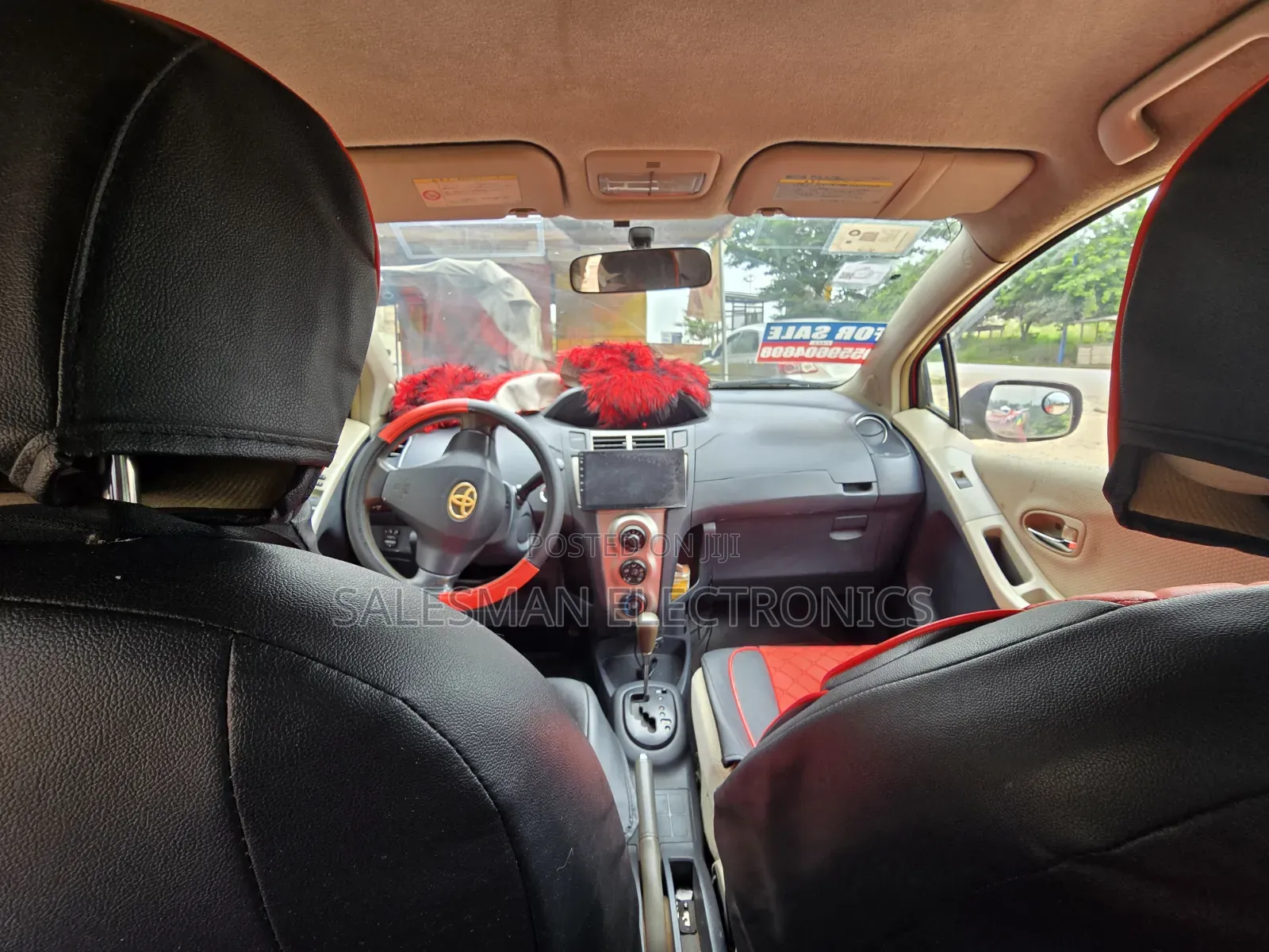 Toyota Vitz 2010 Red