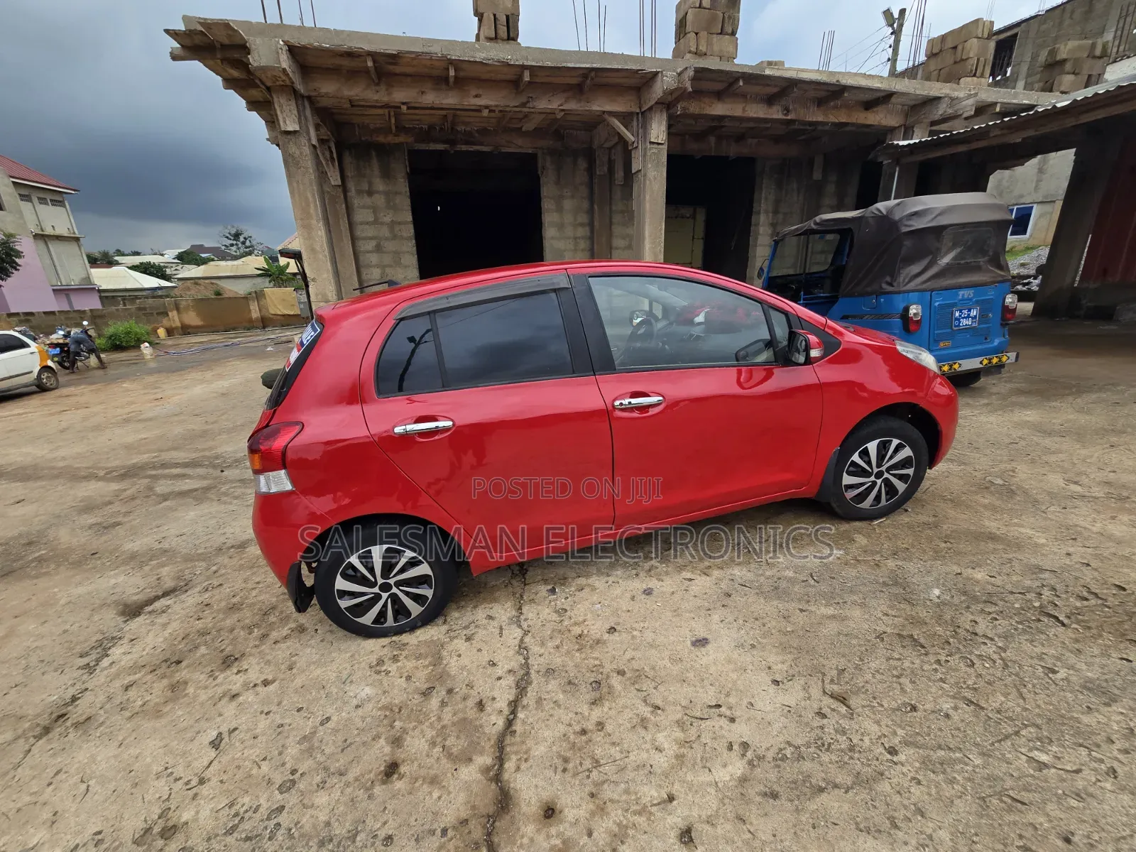 Toyota Vitz 2010 Red