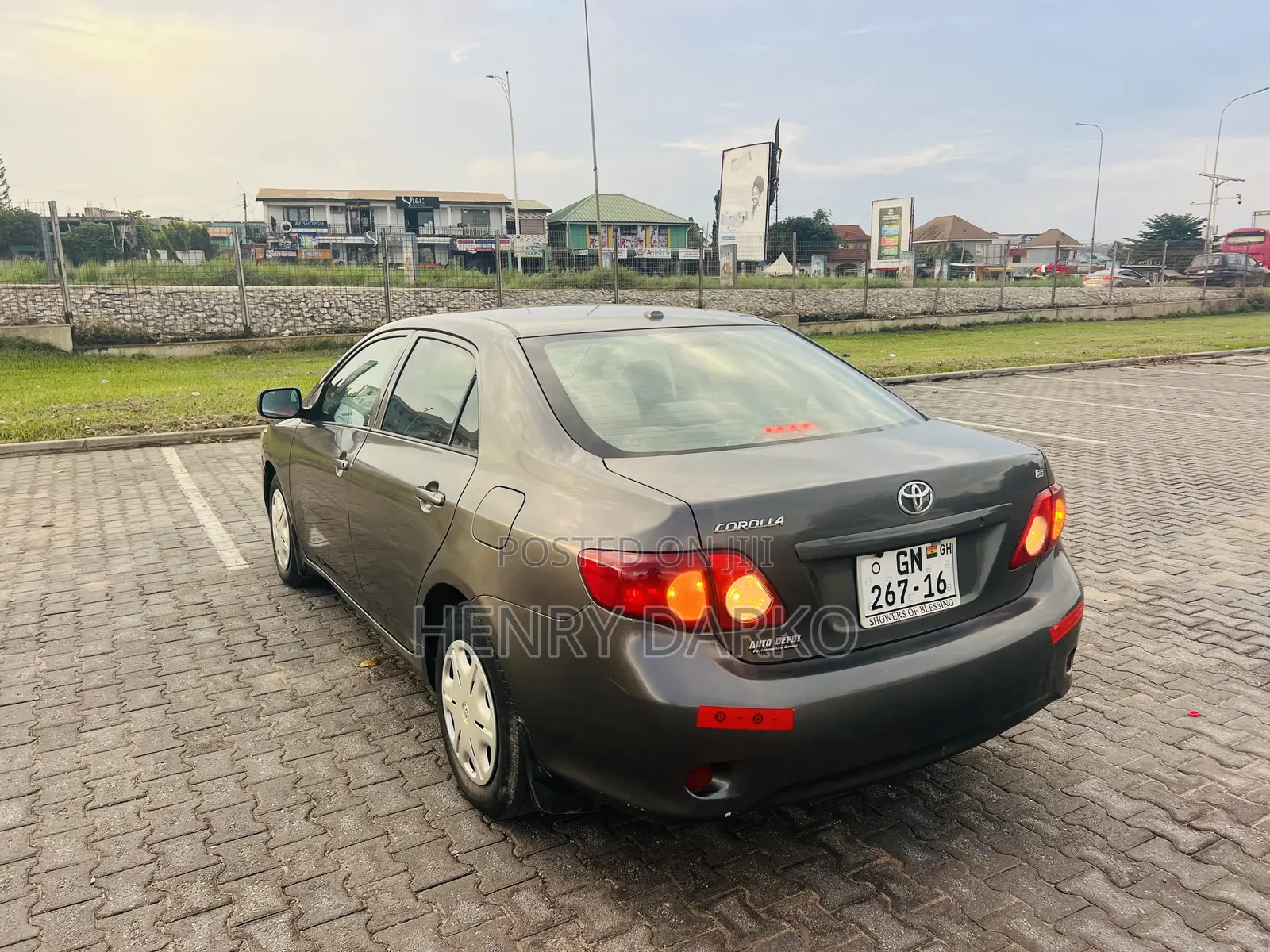 Toyota Corolla 2010 Gray