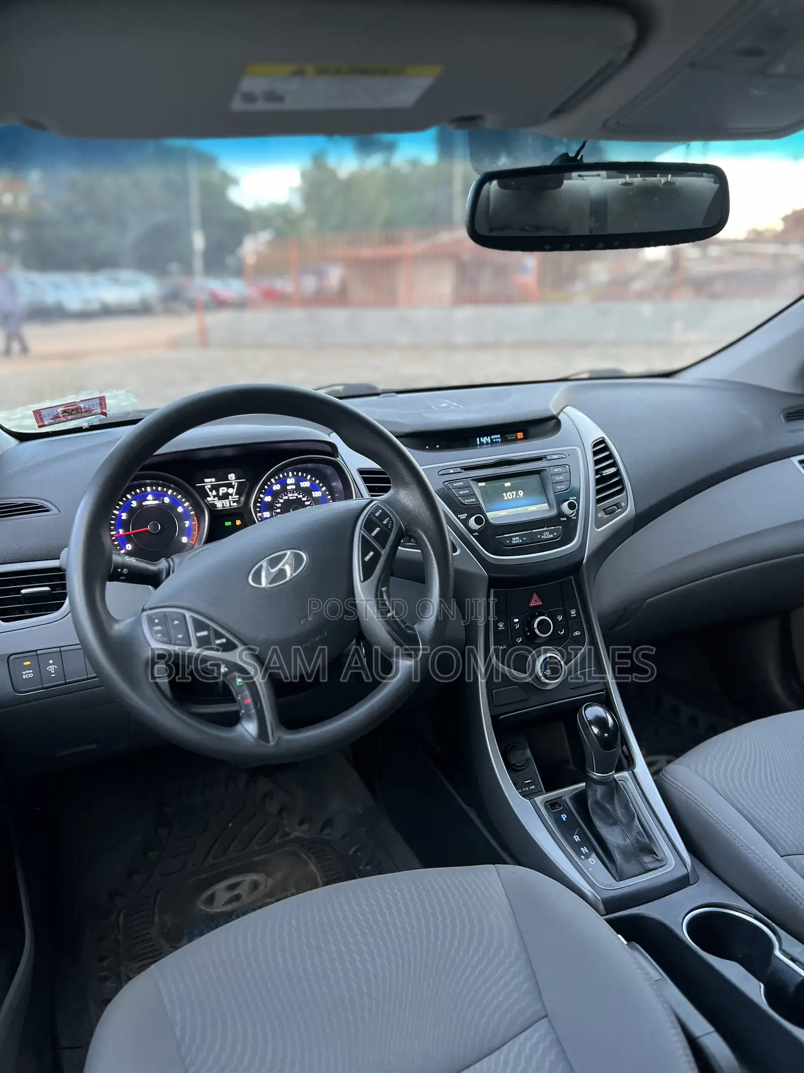 Hyundai Elantra Limited Sedan FWD (1.8L 4cyl 6A) 2016 Gray