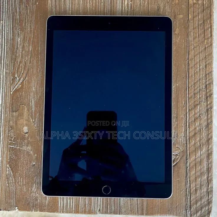 Apple iPad Air 128 GB Gray