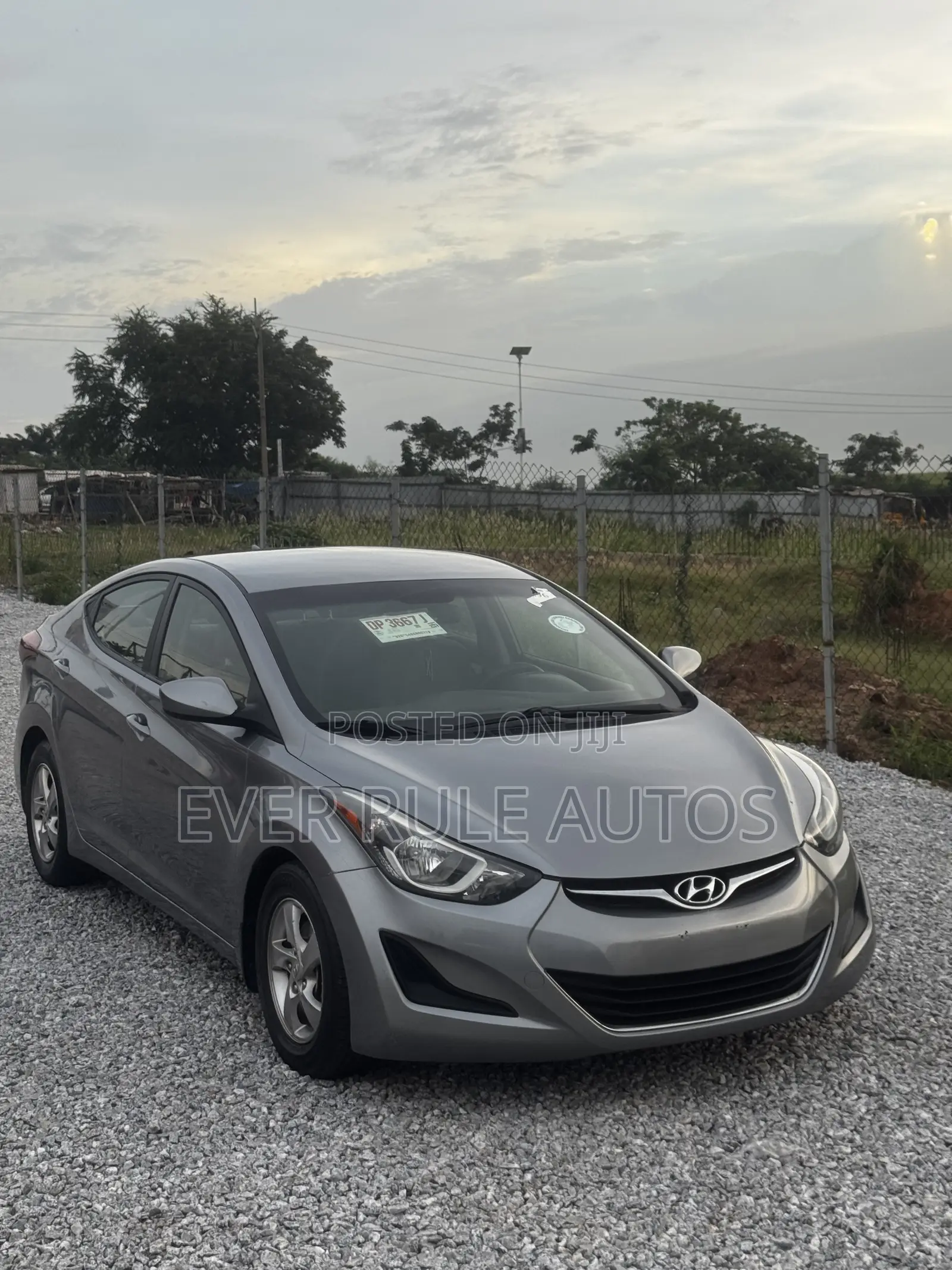 Hyundai Elantra SE Sedan FWD (1.8L 4cyl 6M) 2016 Gray