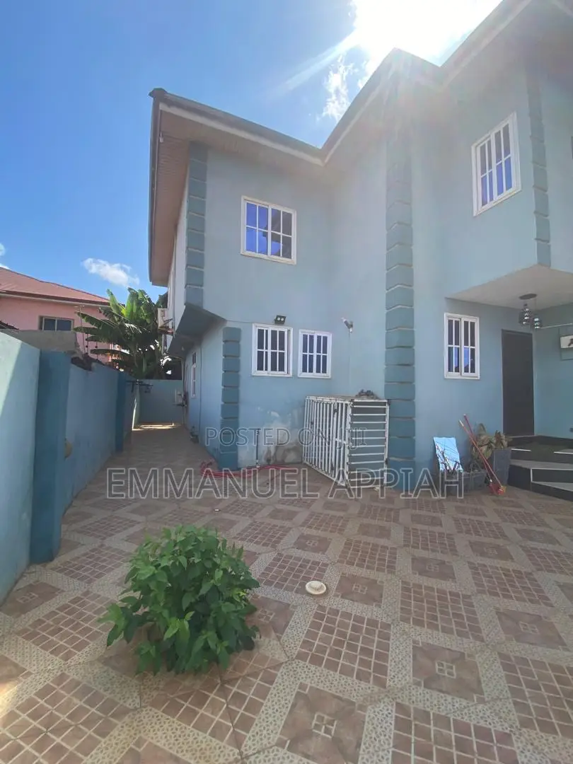 4bdrm House in Adenta Patang for rent
