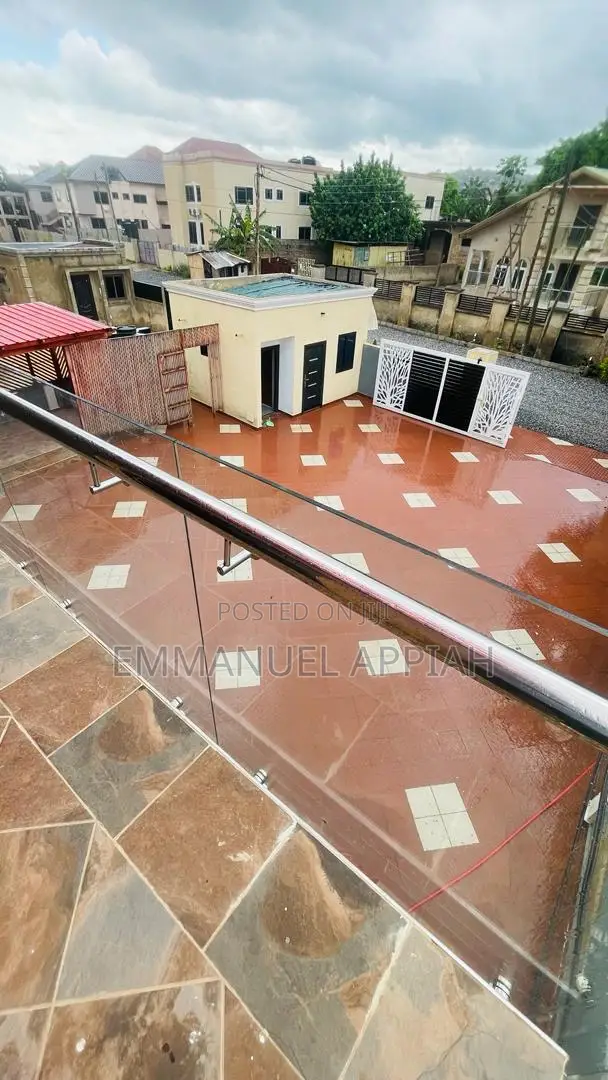 4bdrm House in Kwabenya, Accra Metropolitan for sale