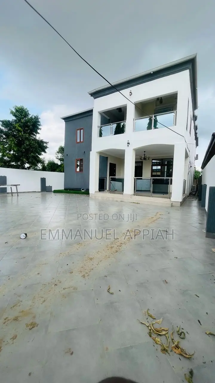 Furnished 6bdrm House in Ablekuma for sale
