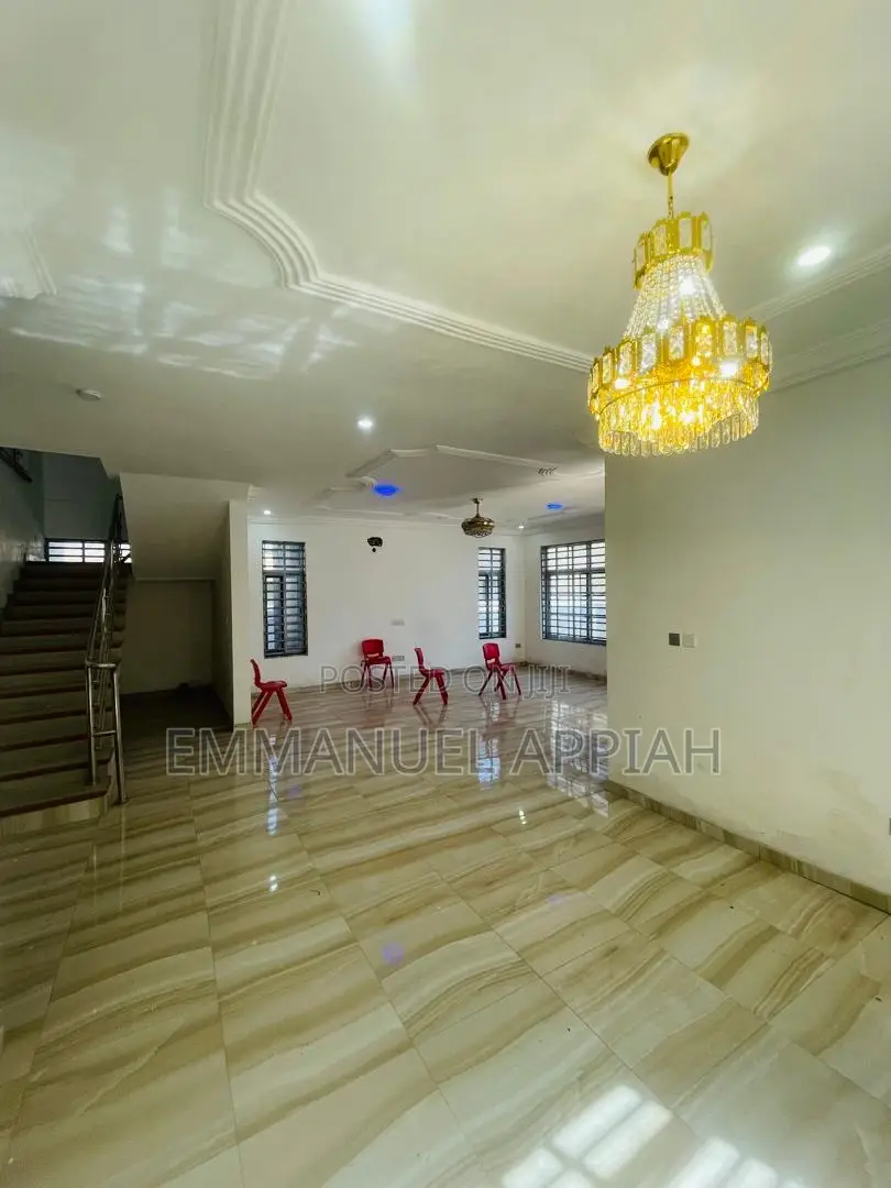Furnished 6bdrm House in Ablekuma for sale