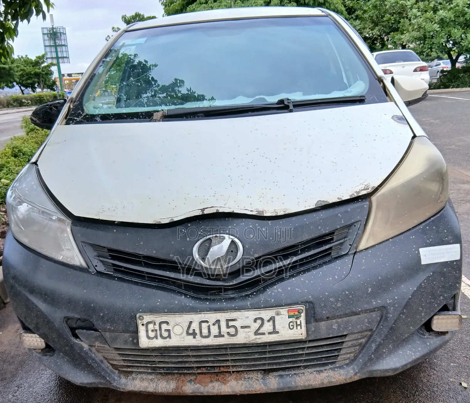 Toyota Vitz 2012 White