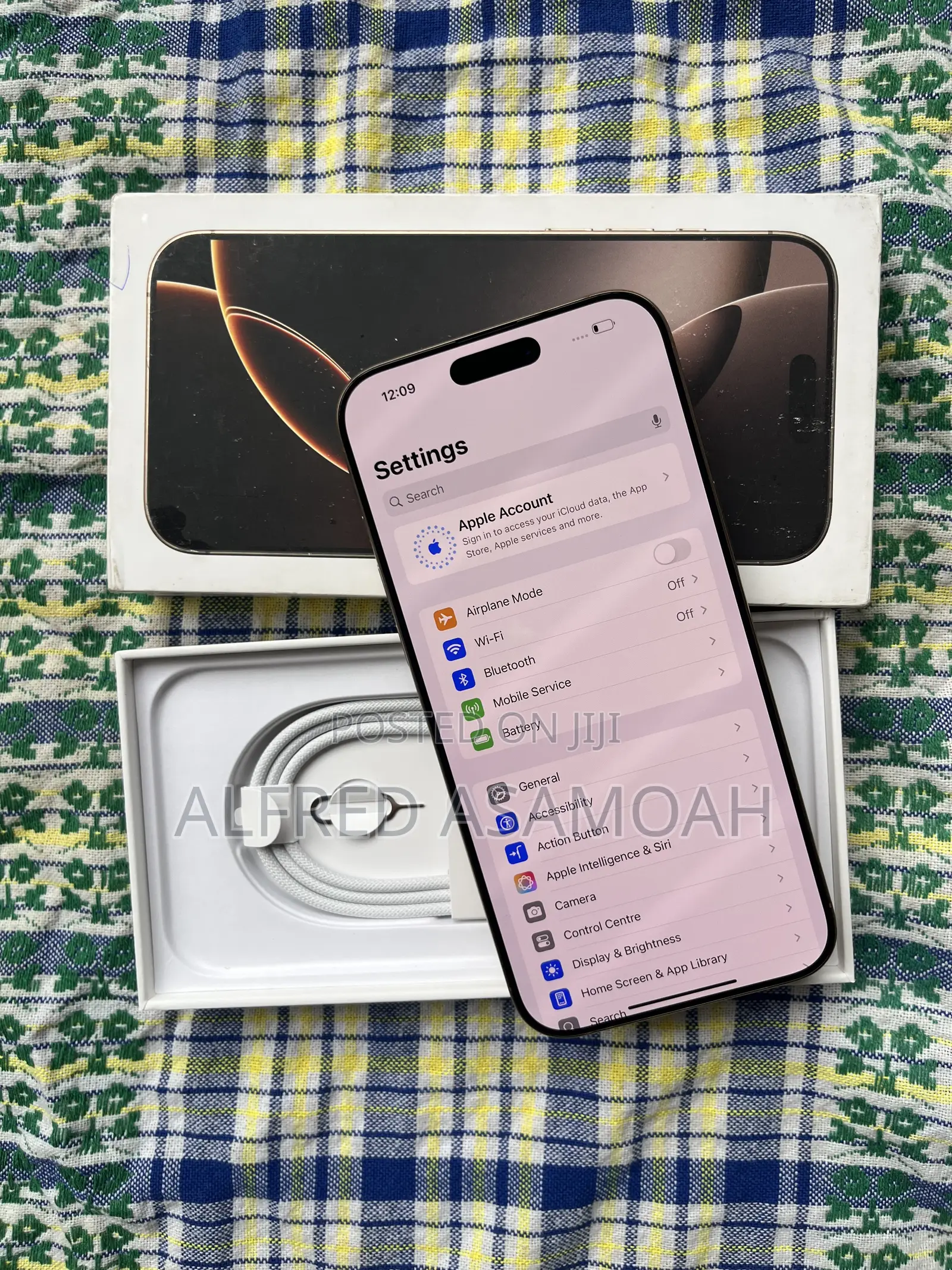 New Apple iPhone 16 Pro Max 256 GB Gold