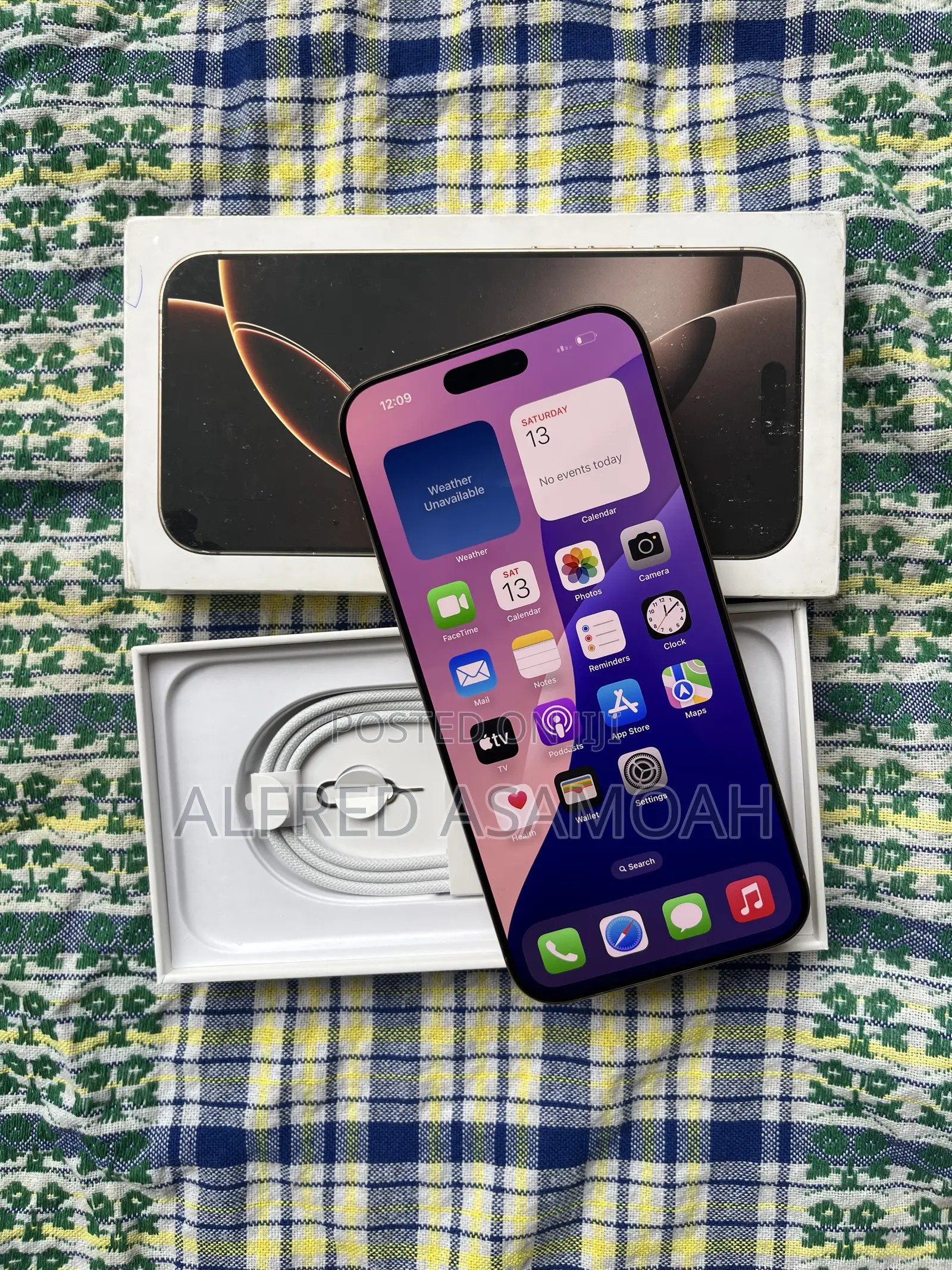 New Apple iPhone 16 Pro Max 256 GB Gold