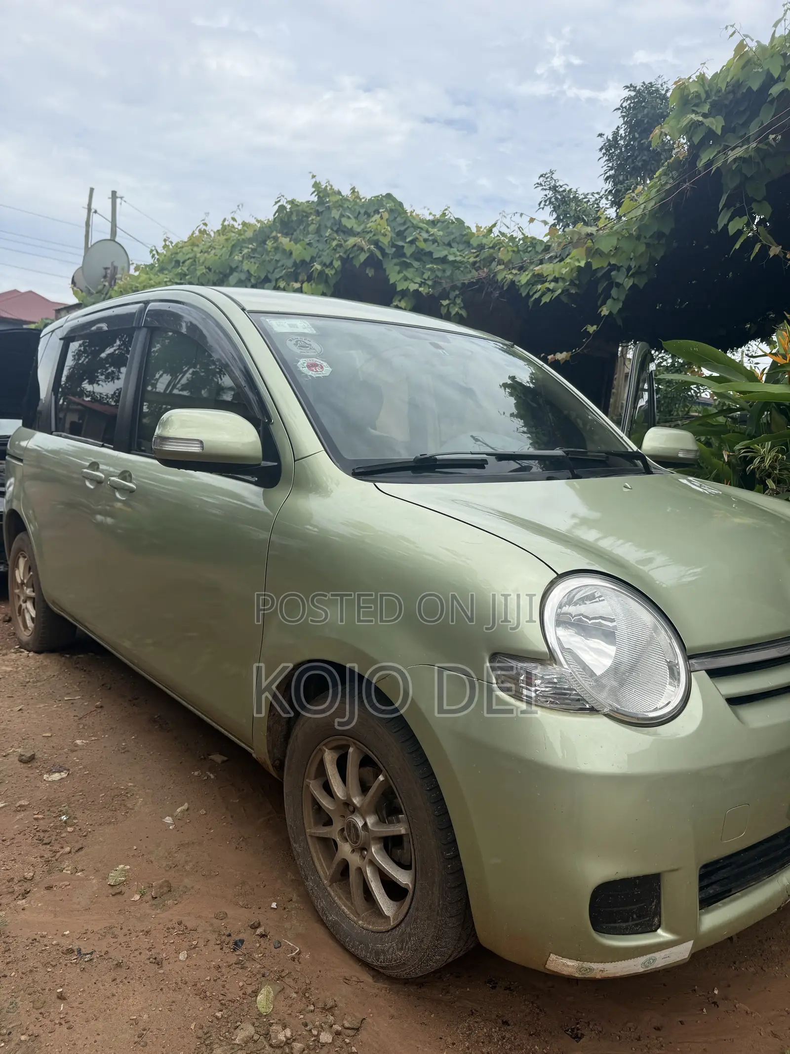 Toyota Sienta 2014 Green