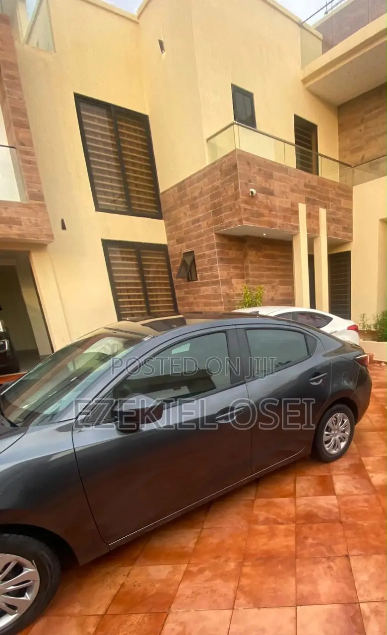 Toyota Yaris iA 1.5 FWD 2019 Gray