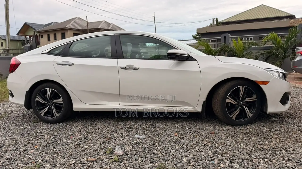 Honda Civic Touring 4dr Sedan (1.5L 4cyl) 2017 White