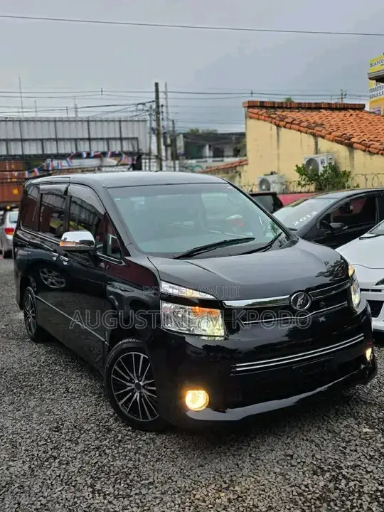 Toyota Voxy 2012 Black