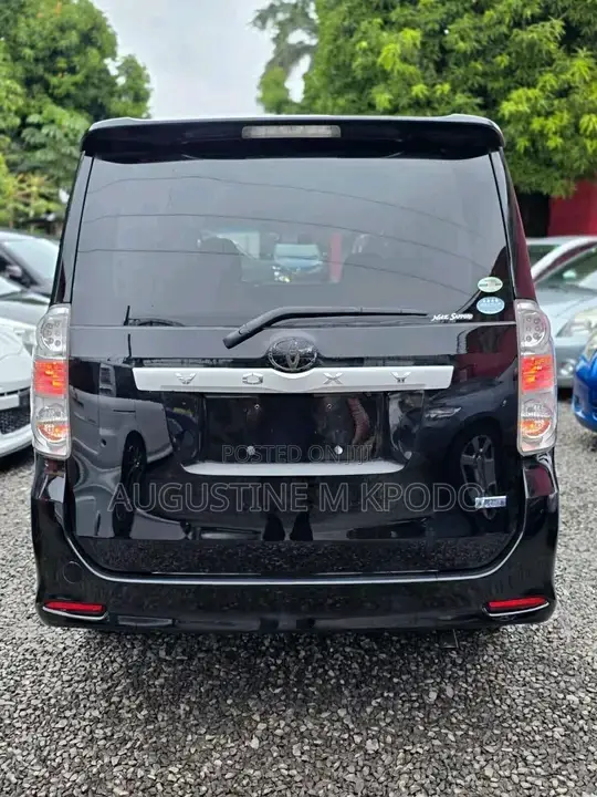 Toyota Voxy 2012 Black