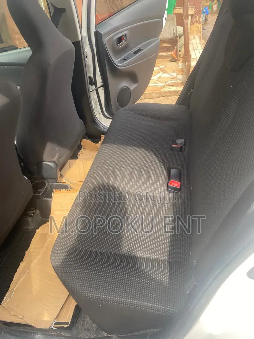 Toyota Vitz 1.3 AWD 5dr 2015 White