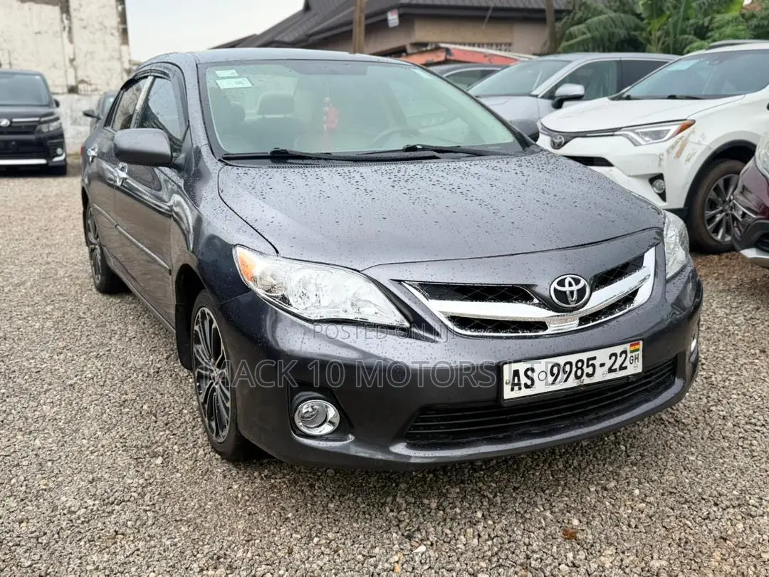 Toyota Corolla S 4dr Sedan (1.8L 4cyl 4A) 2013 Gray