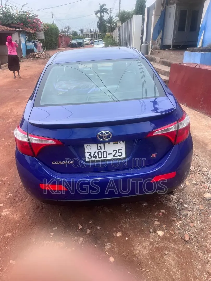 Toyota Corolla 2016 Blue