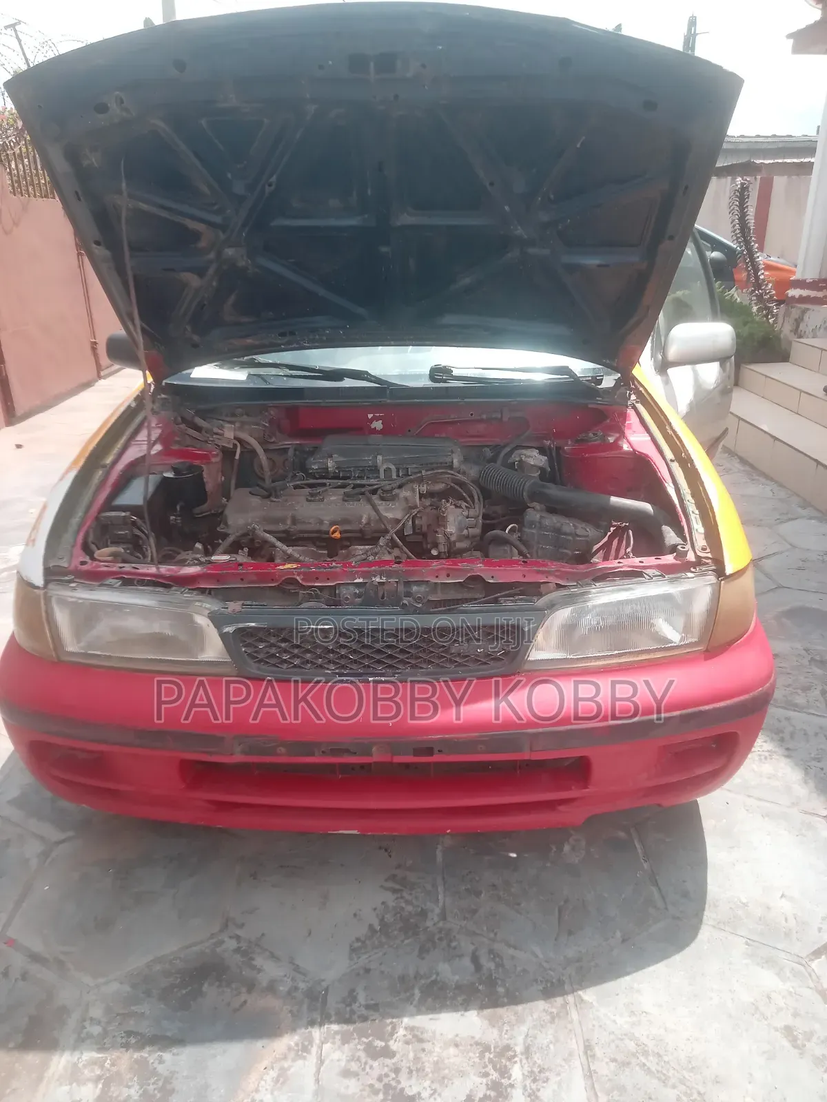 Nissan Almera Tino 2004 Red