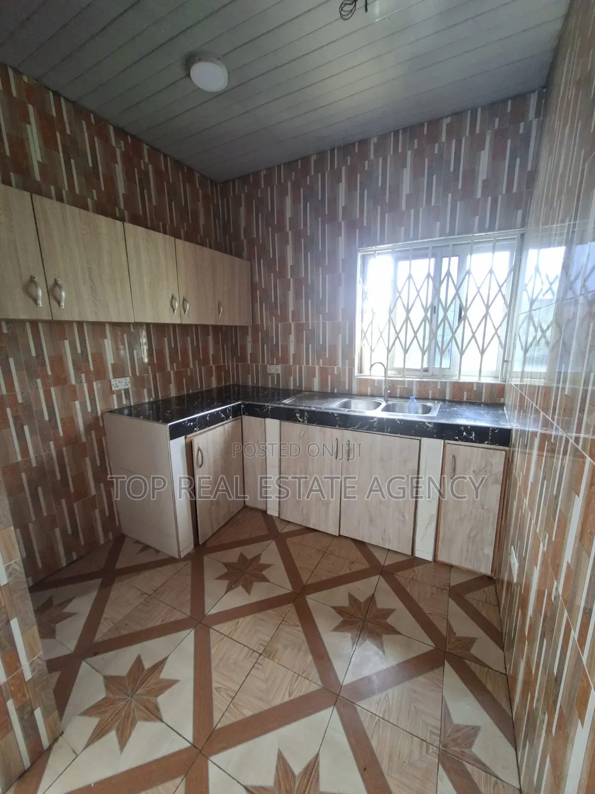 2bdrm Apartment in Behind The Papa'S, North Legon for rent