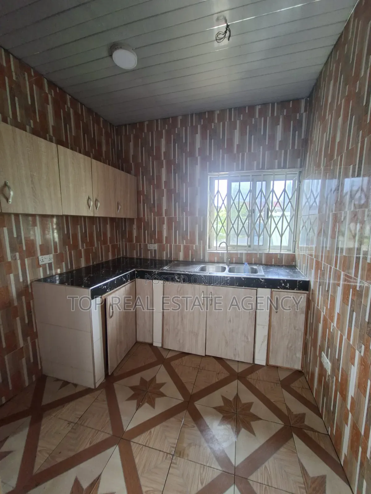 2bdrm Apartment in Behind The Papa'S, North Legon for rent