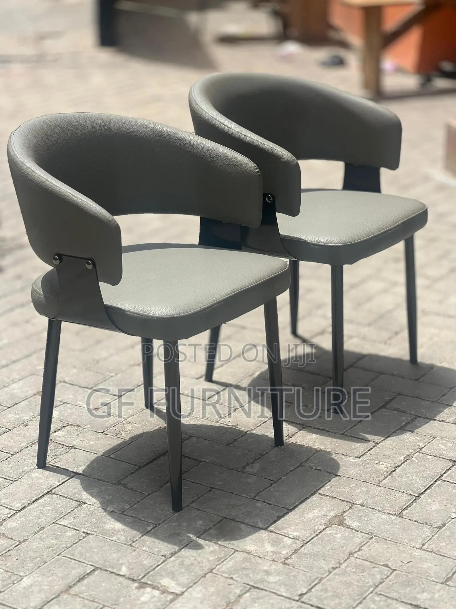 Modern Curved Dining Chair