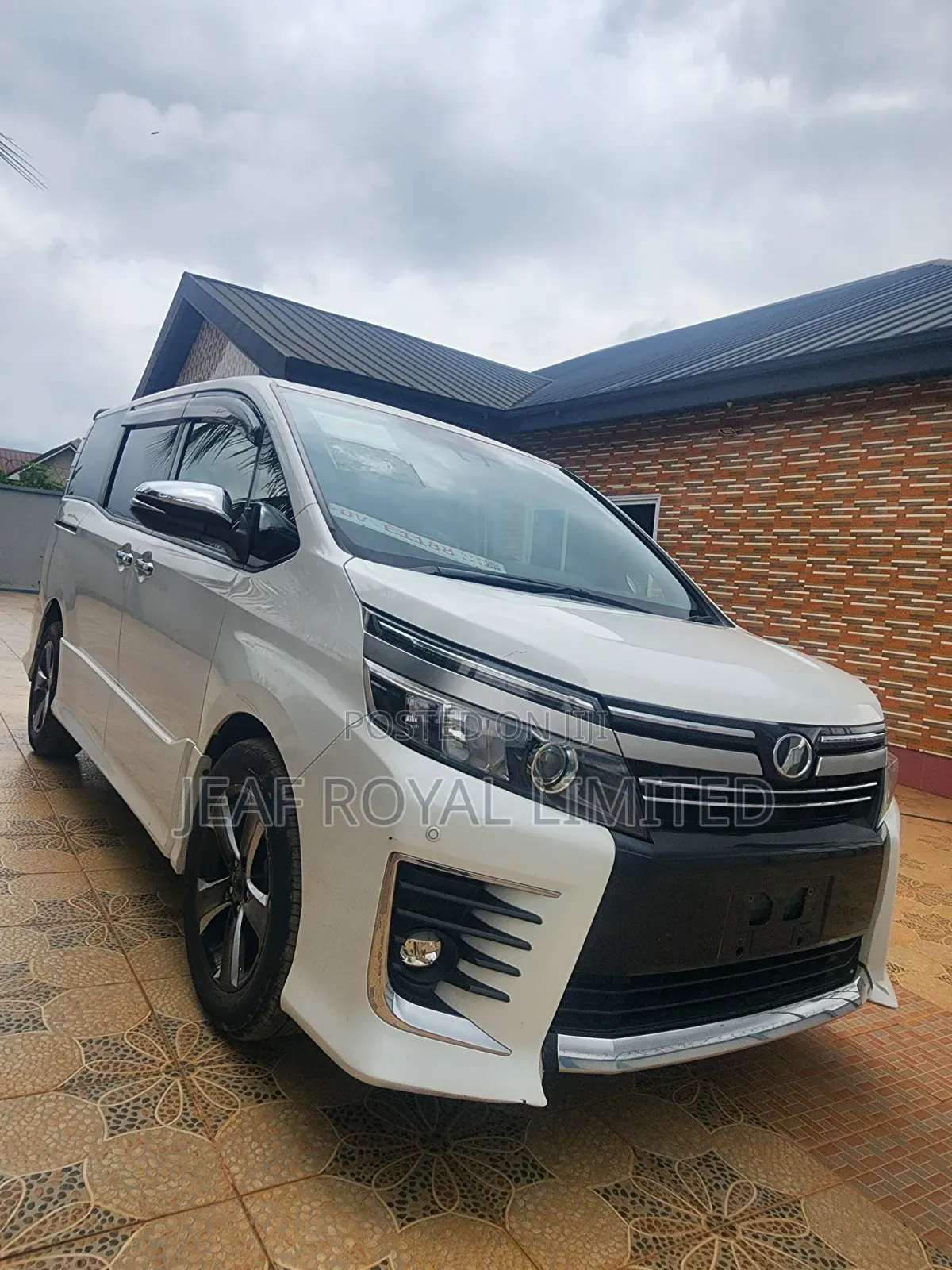Toyota Voxy 2016 White