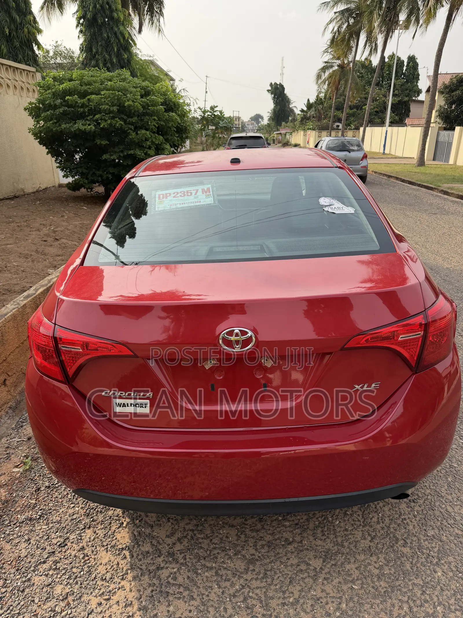 Toyota Corolla XLE (1.8L 4cyl 2A) 2018 Red