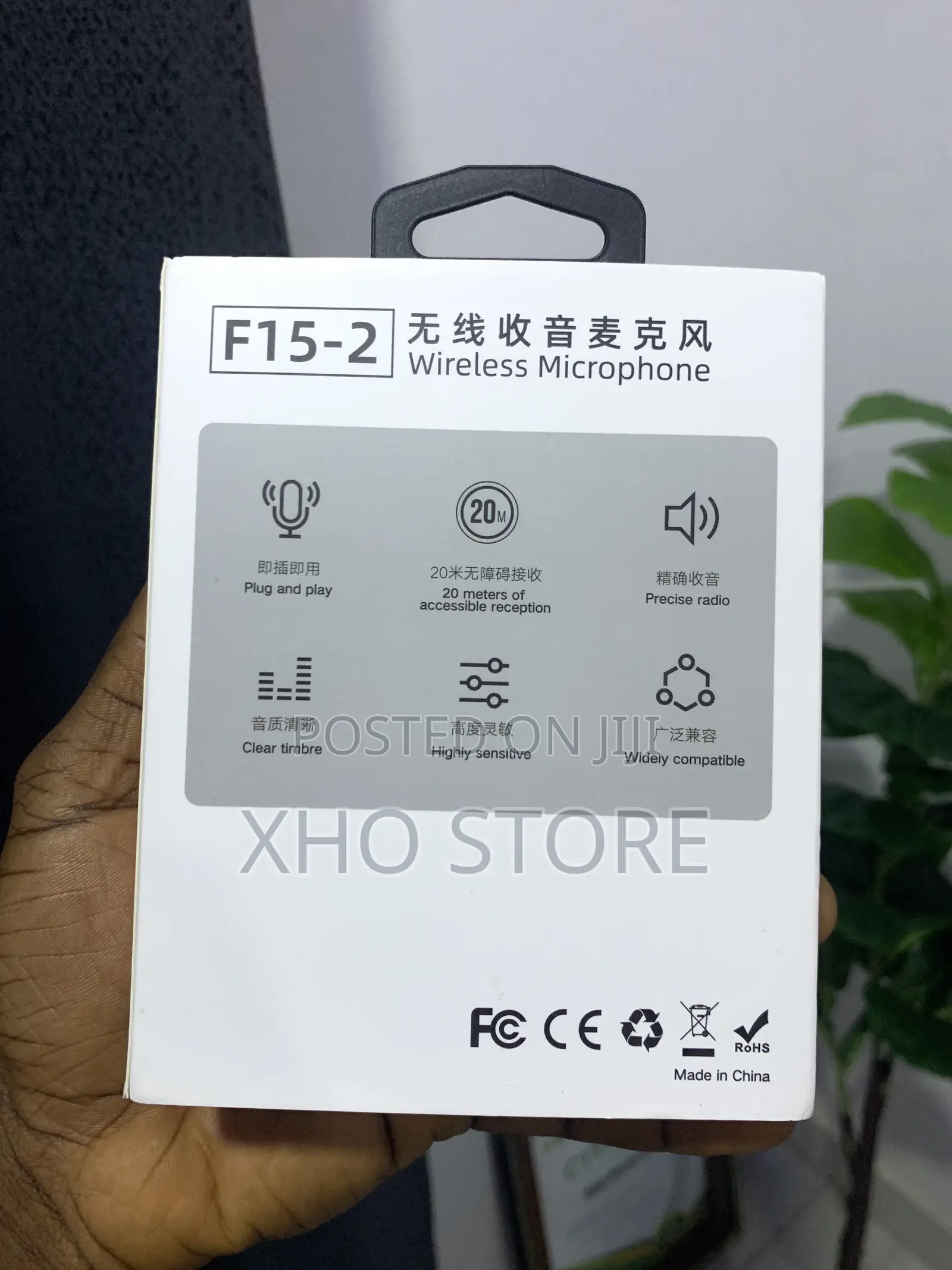 Professional Wireless Lapel Microphone With Smart Noise Reduction