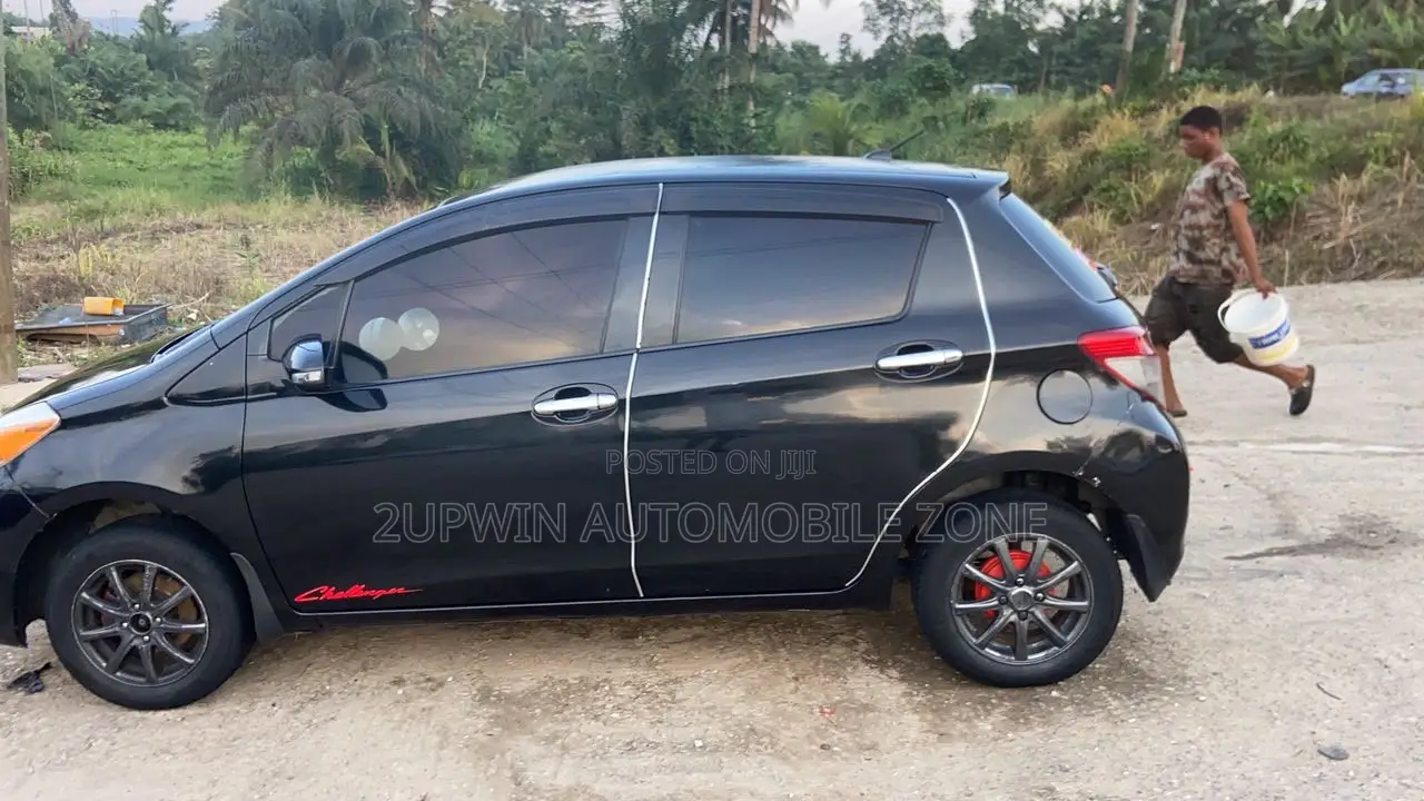 Toyota Vitz 2012 Black
