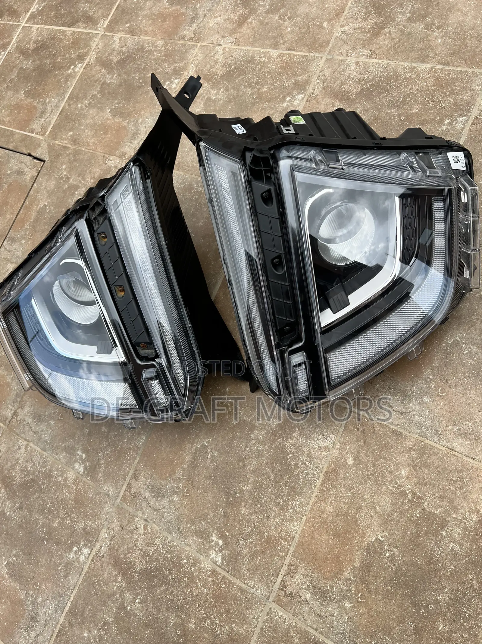 Creta 23 Headlight Pair