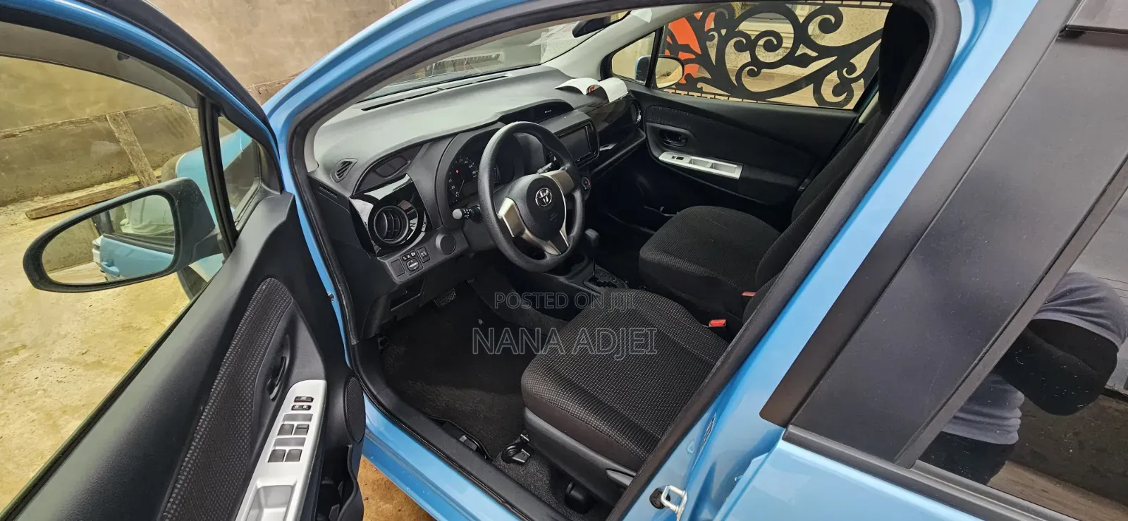 Toyota Vitz 2016 Blue