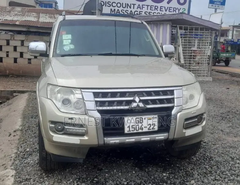 Mitsubishi Pajero V80 3.0 VR-I 2014 Gray