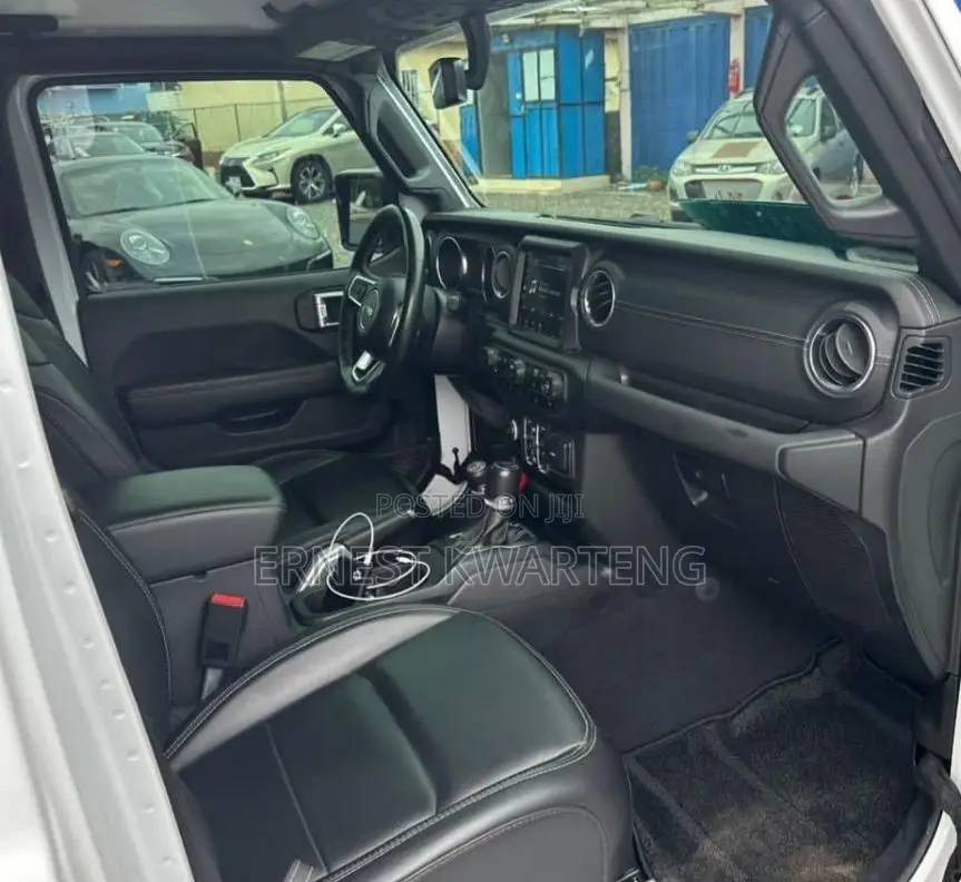 Jeep Wrangler 2021 White